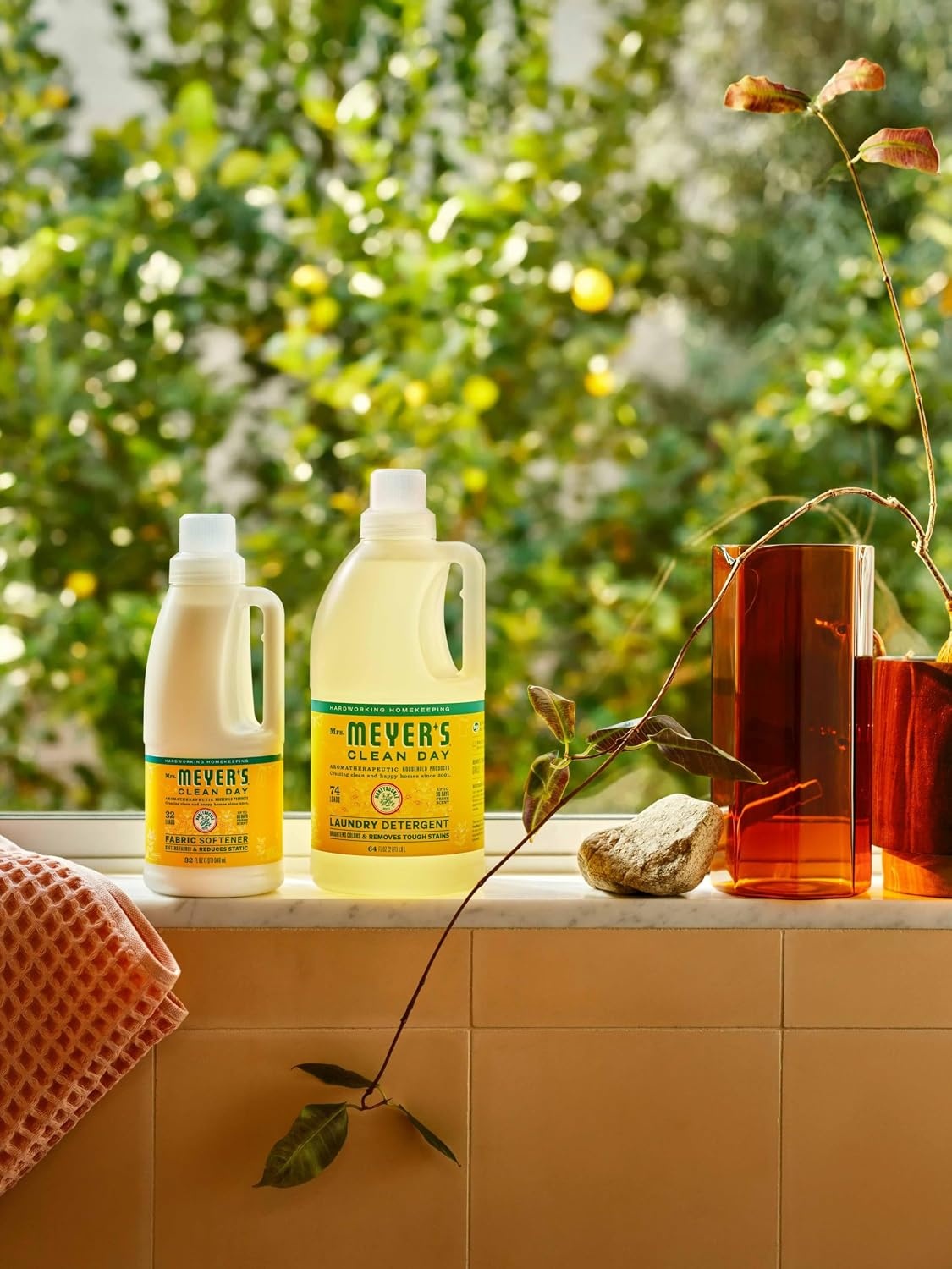 image:imageMRS MEYERS CLEAN DAY Liquid Fabric Softener Honeysuckle 32 fl ozHoneysuckle