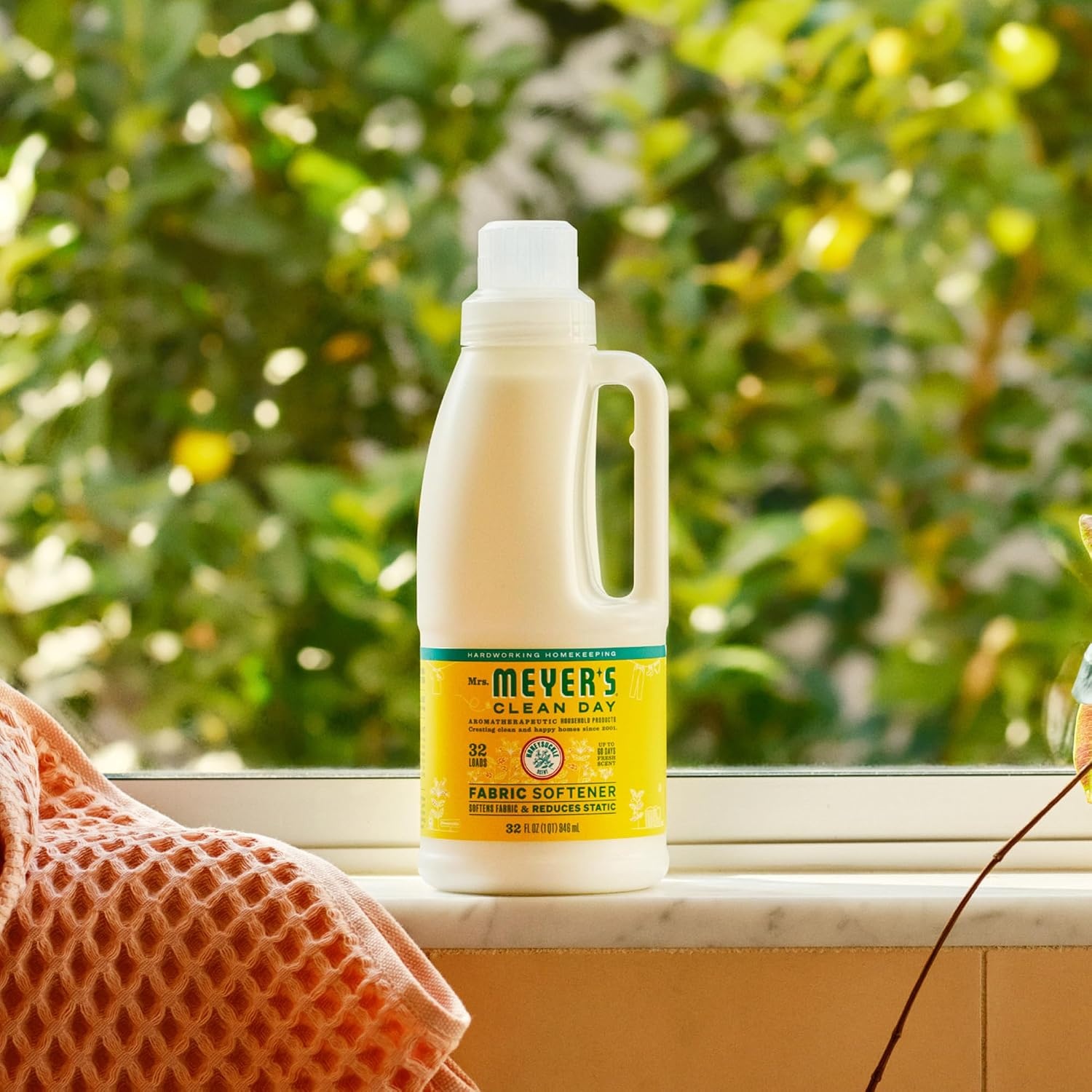 image:imageMRS MEYERS CLEAN DAY Liquid Fabric Softener Honeysuckle 32 fl ozHoneysuckle